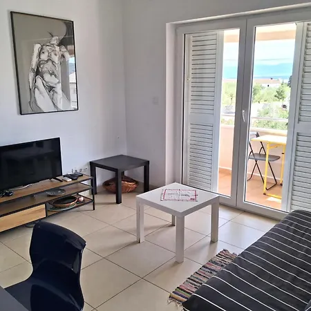 Vesna By El-pi Tours Apartment