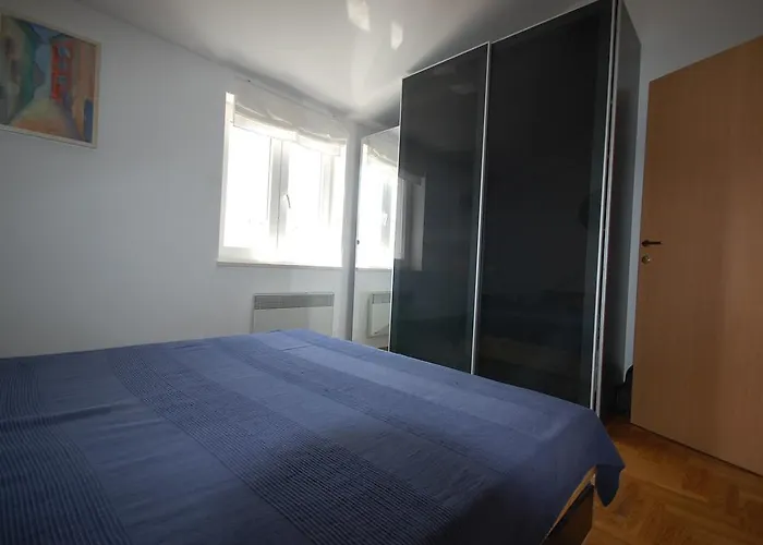 Vesna By El-pi Tours